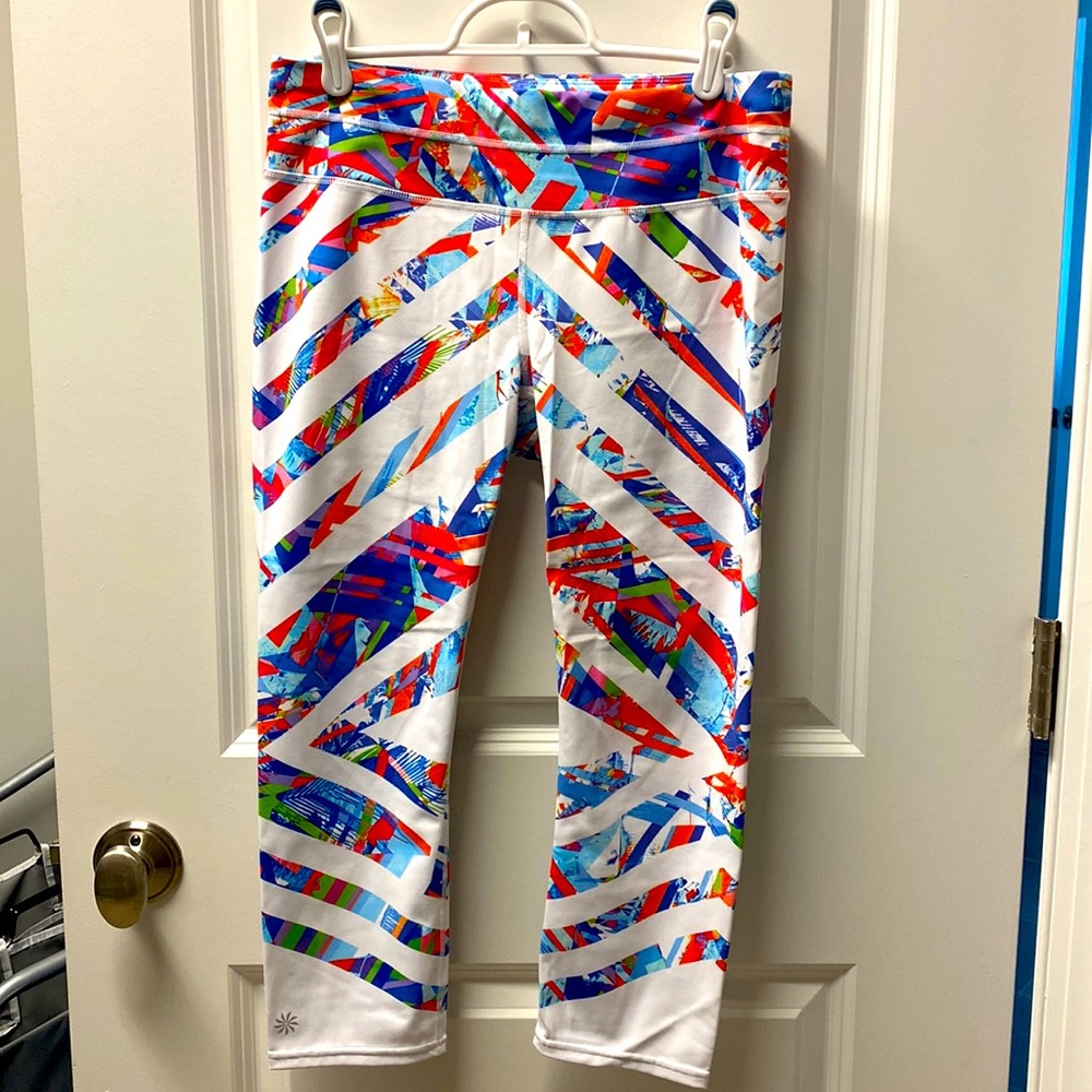 Athletes colorful white chevron stripe crop leggings. Size M.